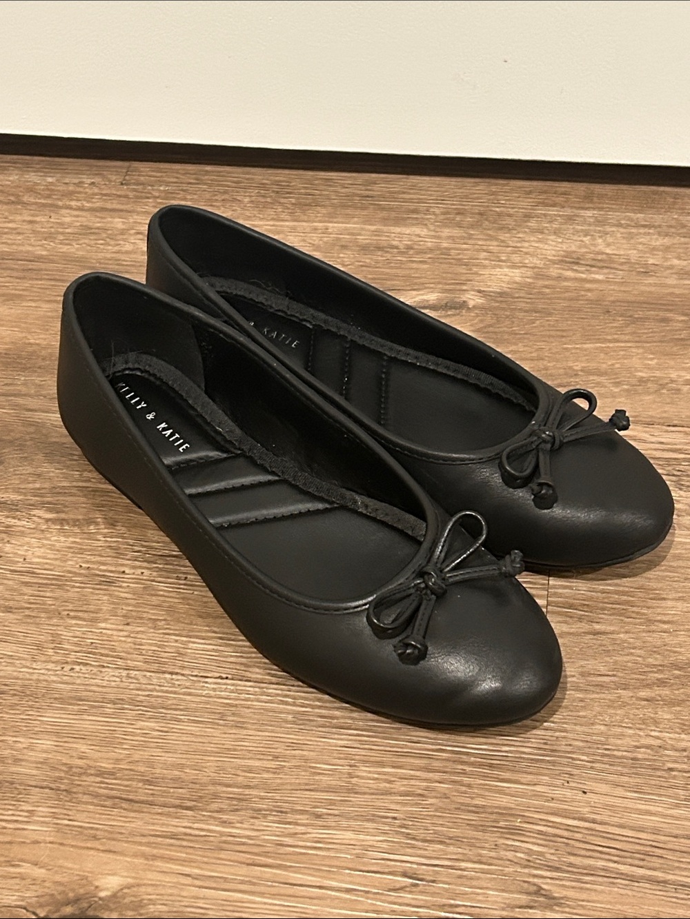 Kelly&Katie Black Ballet Flats